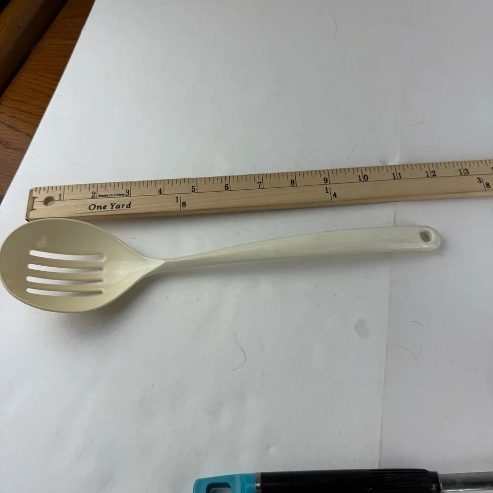 Vintage Beige Slotted Nylon Plastic Slotted Serving Spoon Kitchen Utensil